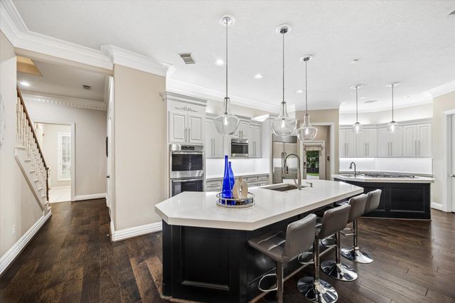 35 N Regent Oak, Spring, TX 77381