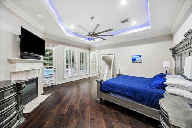 35 N Regent Oak, Spring, TX 77381