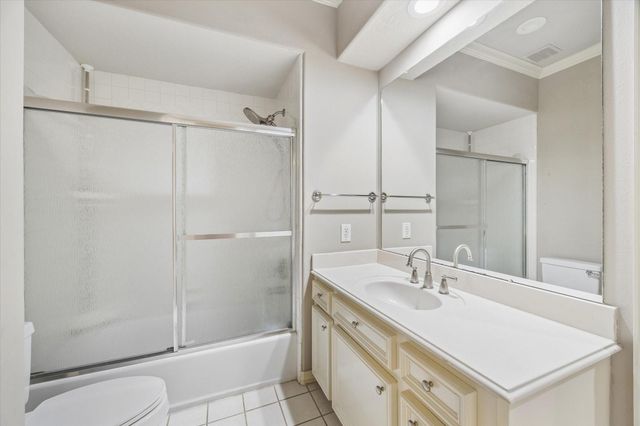 35 N Regent Oak, Spring, TX 77381