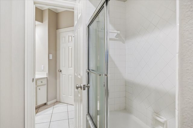 35 N Regent Oak, Spring, TX 77381