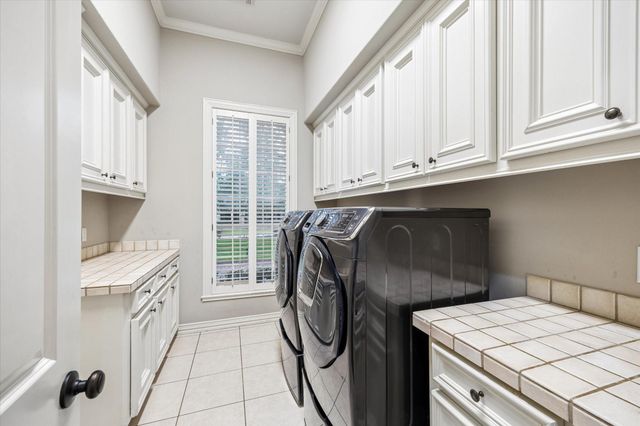 35 N Regent Oak, Spring, TX 77381