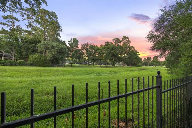 35 N Regent Oak, Spring, TX 77381
