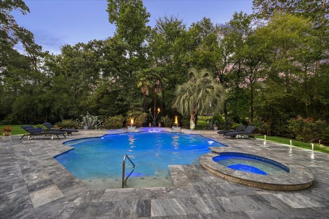 35 N Regent Oak, Spring, TX 77381