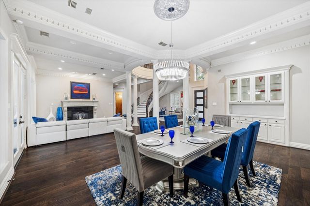 35 N Regent Oak, Spring, TX 77381