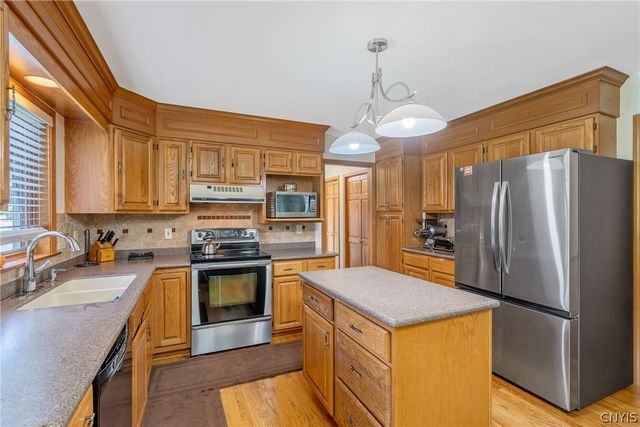106 Zodiac Circle, Salina, NY 13090