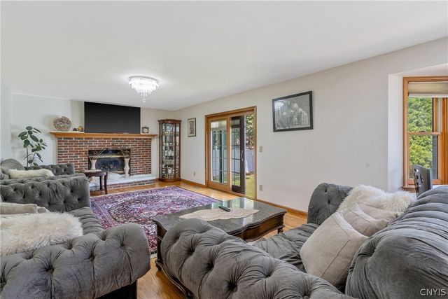 106 Zodiac Circle, Salina, NY 13090