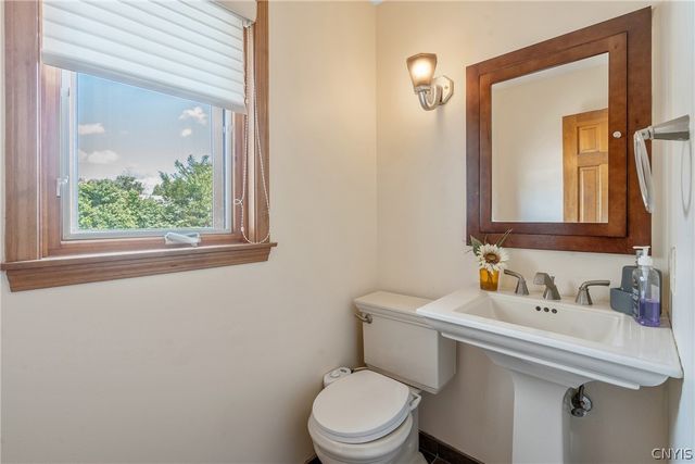106 Zodiac Circle, Salina, NY 13090