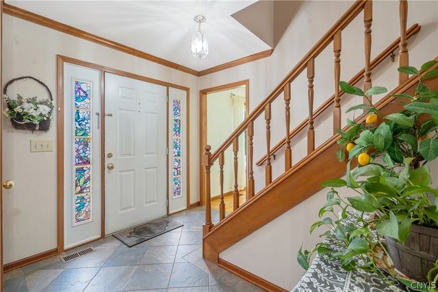 106 Zodiac Circle, Salina, NY 13090