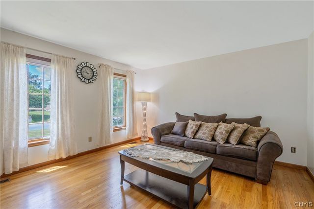 106 Zodiac Circle, Salina, NY 13090