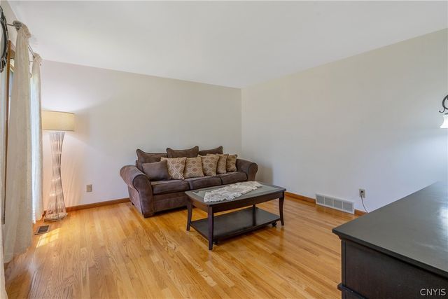 106 Zodiac Circle, Salina, NY 13090