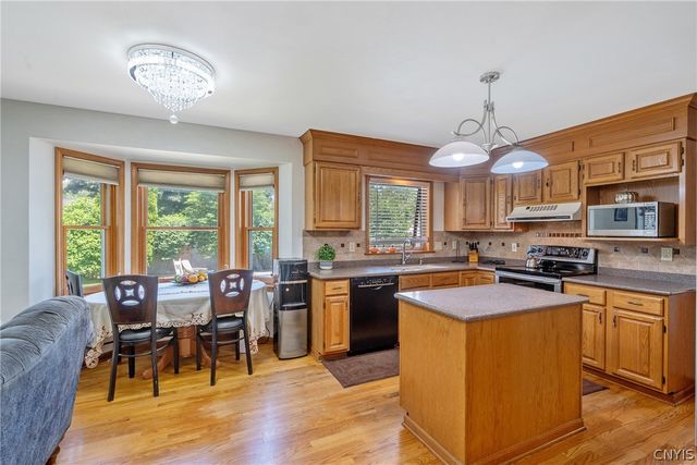 106 Zodiac Circle, Salina, NY 13090
