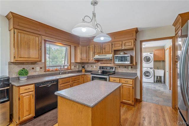 106 Zodiac Circle, Salina, NY 13090