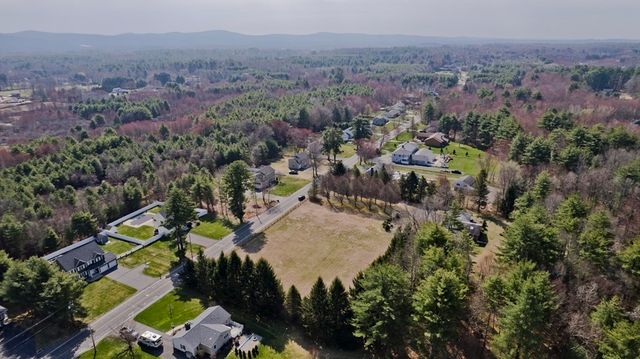 75 Lee St, East Longmeadow, MA 01028