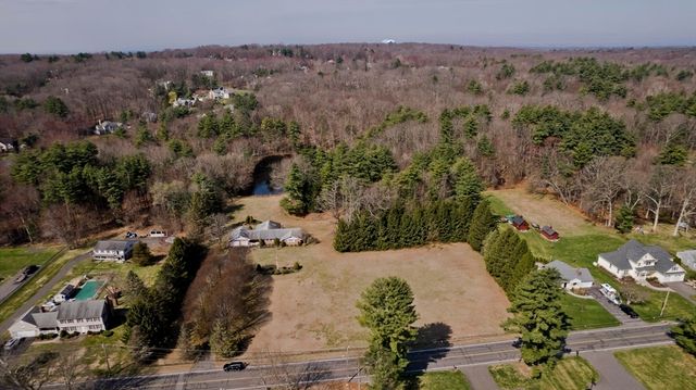 75 Lee St, East Longmeadow, MA 01028