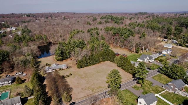 75 Lee St, East Longmeadow, MA 01028