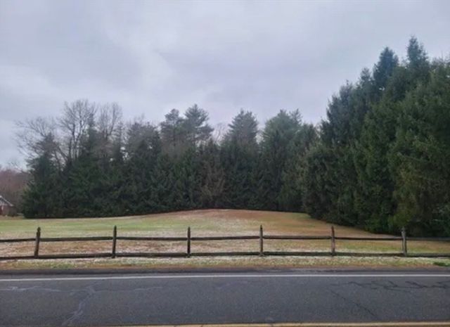 75 Lee St, East Longmeadow, MA 01028