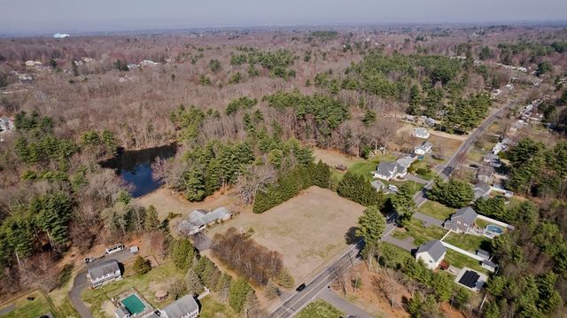 75 Lee St, East Longmeadow, MA 01028