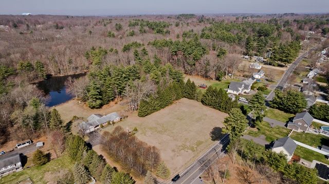 75 Lee St, East Longmeadow, MA 01028