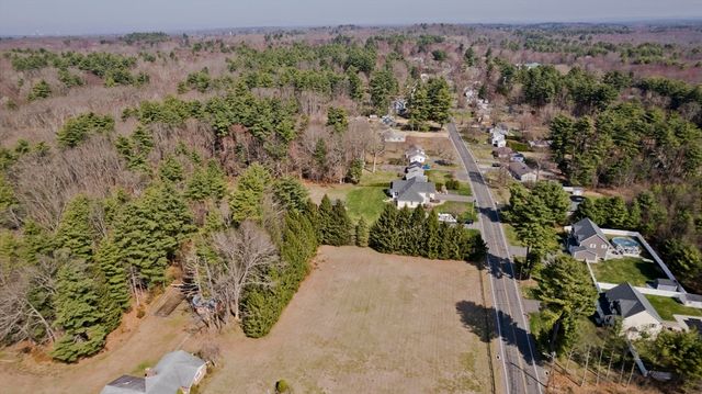 75 Lee St, East Longmeadow, MA 01028