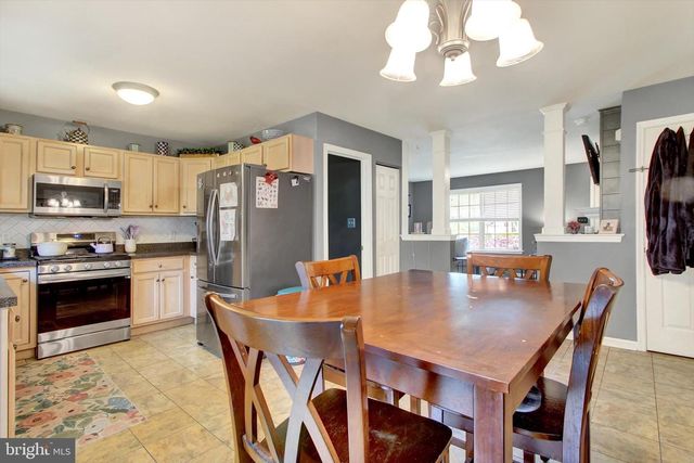 4032 JULES LN, Dover, PA 17315