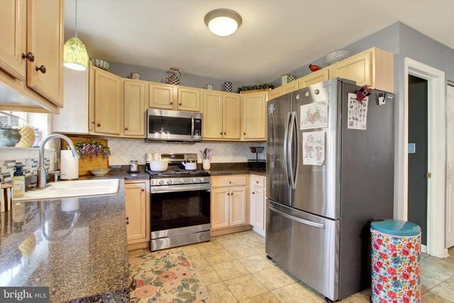 4032 JULES LN, Dover, PA 17315