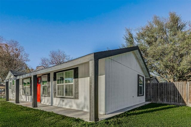 500 Shirley Street, Eagle Lake, TX 77434