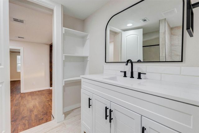 500 Shirley Street, Eagle Lake, TX 77434