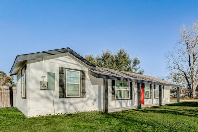 500 Shirley Street, Eagle Lake, TX 77434