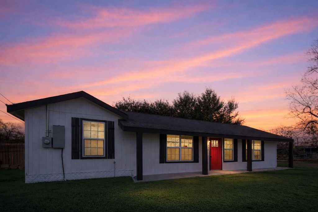 500 Shirley Street, Eagle Lake, TX 77434