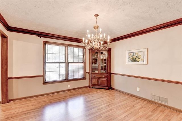 861 Maxie Ln, Lawrenceville, GA 30044