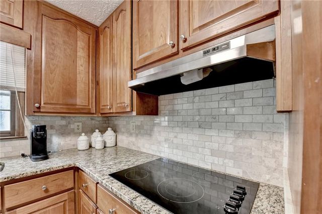 861 Maxie Ln, Lawrenceville, GA 30044