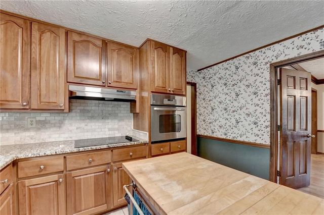 861 Maxie Ln, Lawrenceville, GA 30044