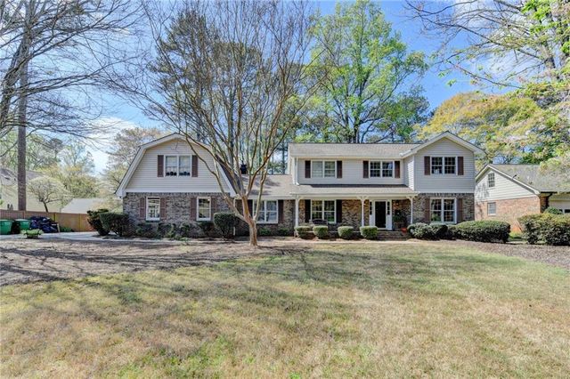 861 Maxie Ln, Lawrenceville, GA 30044