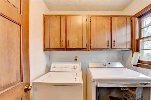 861 Maxie Ln, Lawrenceville, GA 30044