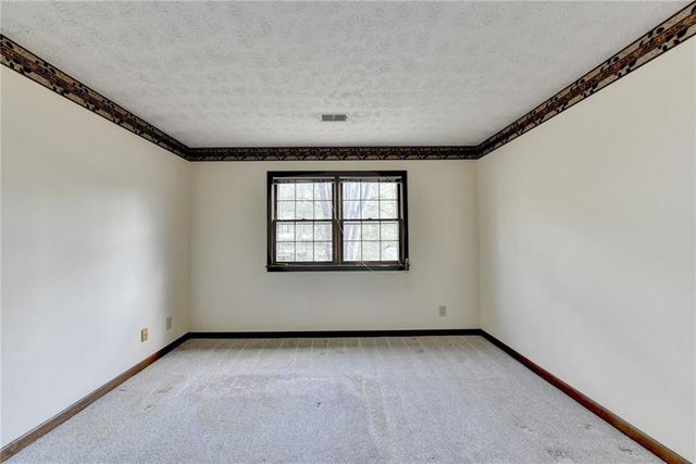 861 Maxie Ln, Lawrenceville, GA 30044