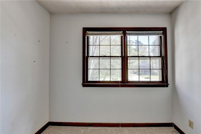 861 Maxie Ln, Lawrenceville, GA 30044