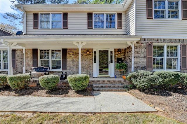 861 Maxie Ln, Lawrenceville, GA 30044