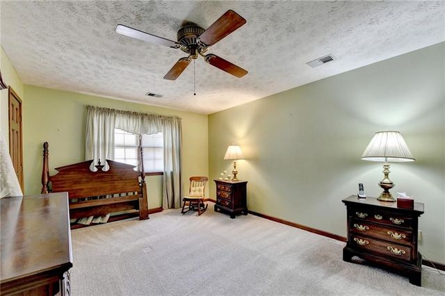 861 Maxie Ln, Lawrenceville, GA 30044