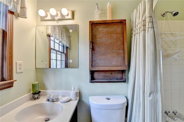 861 Maxie Ln, Lawrenceville, GA 30044