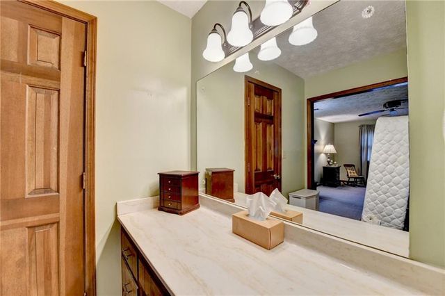 861 Maxie Ln, Lawrenceville, GA 30044