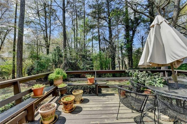 861 Maxie Ln, Lawrenceville, GA 30044