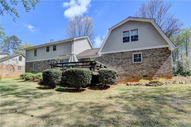 861 Maxie Ln, Lawrenceville, GA 30044