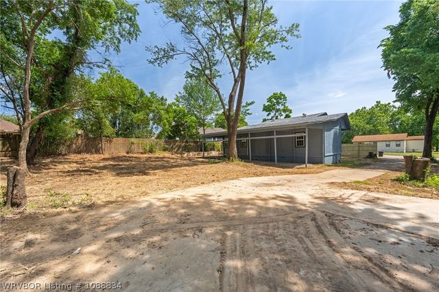 320 Maple Shade Road, Alma, AR 72921