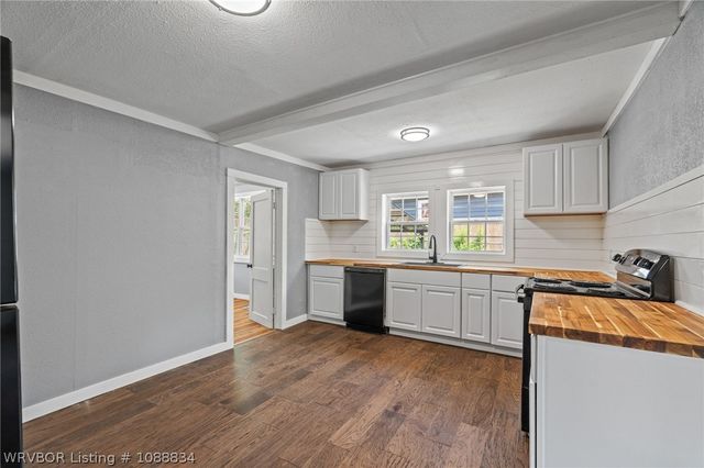 320 Maple Shade Road, Alma, AR 72921
