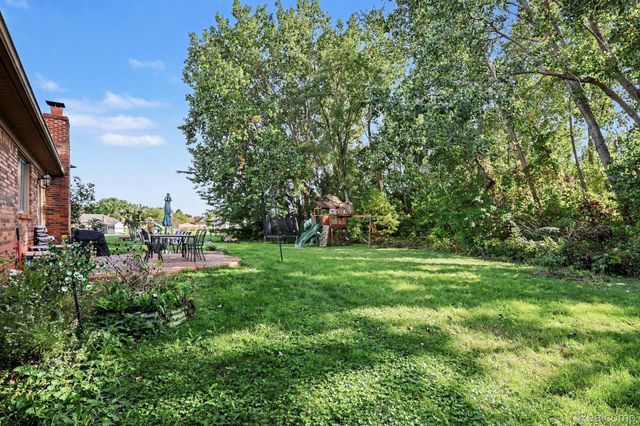 46607 Foxtail Court, Macomb Township, MI 48044