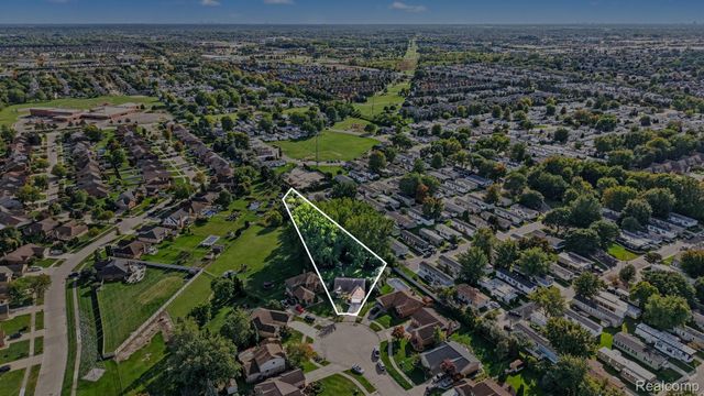 46607 Foxtail Court, Macomb Township, MI 48044