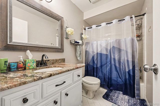 46607 Foxtail Court, Macomb Township, MI 48044