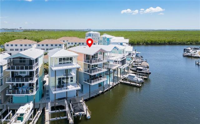 5874 Shell Cove DR, Cape Coral, FL 33914
