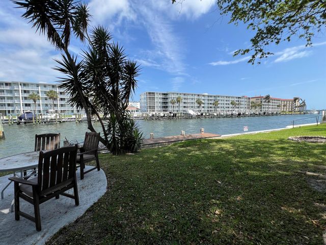 131 Shore Court C1, North Palm Beach, FL 33408