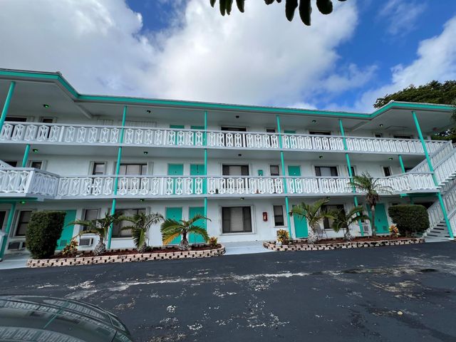 131 Shore Court C1, North Palm Beach, FL 33408